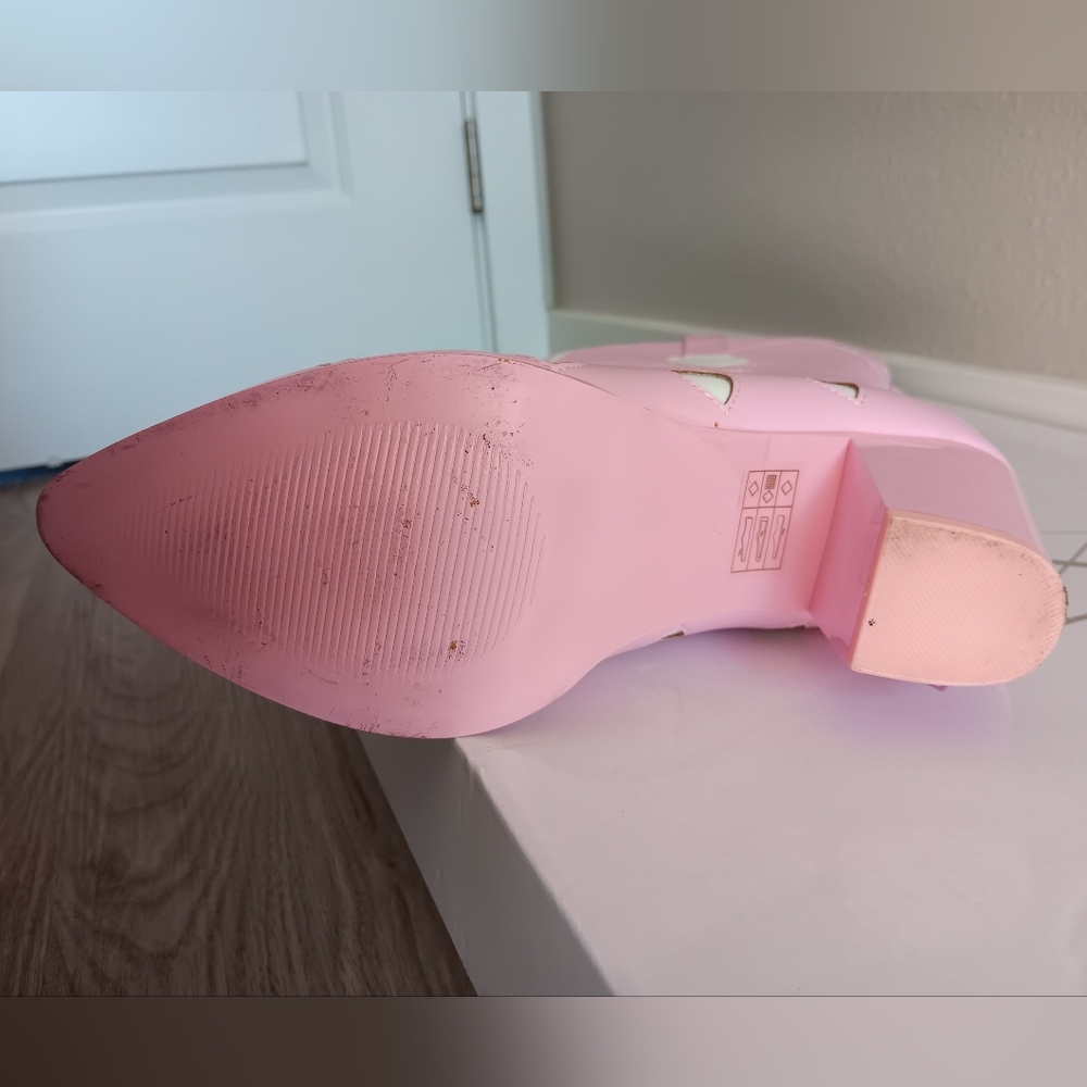 Chic Pink Heart-Patterned Boots - Picture 7 of 16